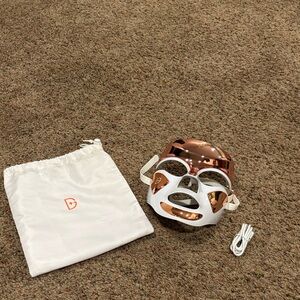 Dr Dennis gross White and Gold LED Face Mask